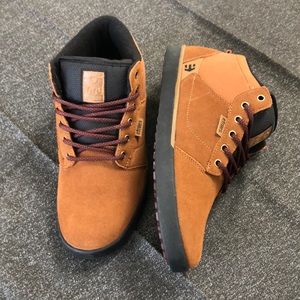 “NEW” Men's Etnies Shoes - Winterized famous Jefferson Mid - Men’s size 9